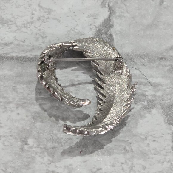Vintage Hilco Women’s Brooch Pin Silver Tone - Texture Swirl Feather - Picture 6 of 8